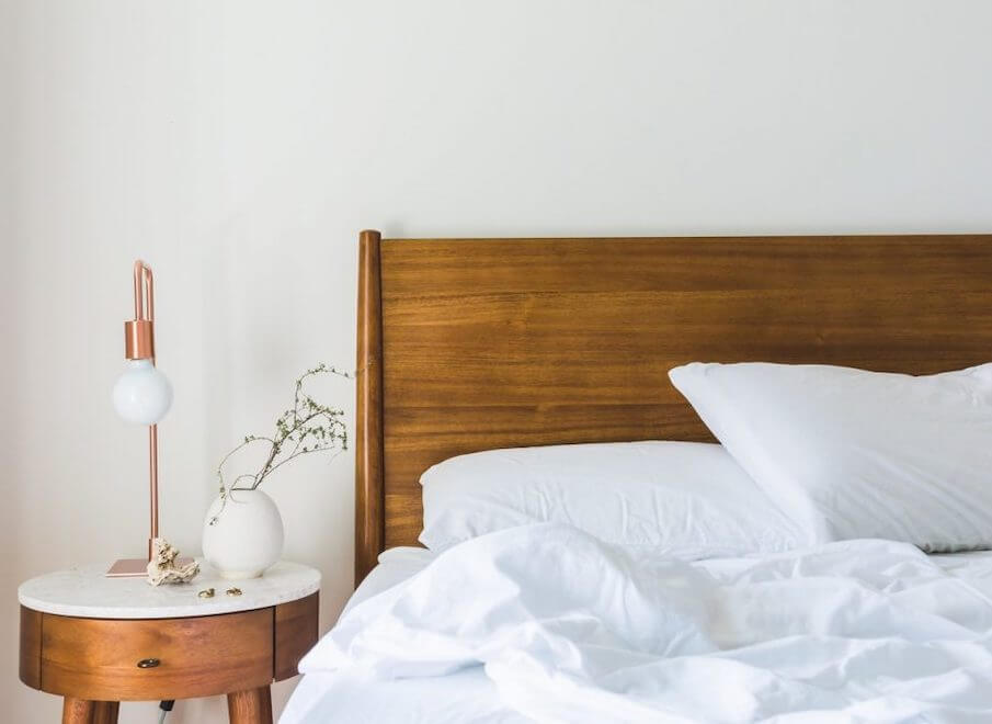 Wie sollte man sein Schlafzimmer einrichten, um den Schlaf zu fördern? – Kipli