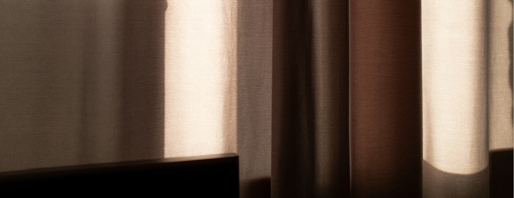 Comment choisir la couleur de ses rideaux ? - Kipli