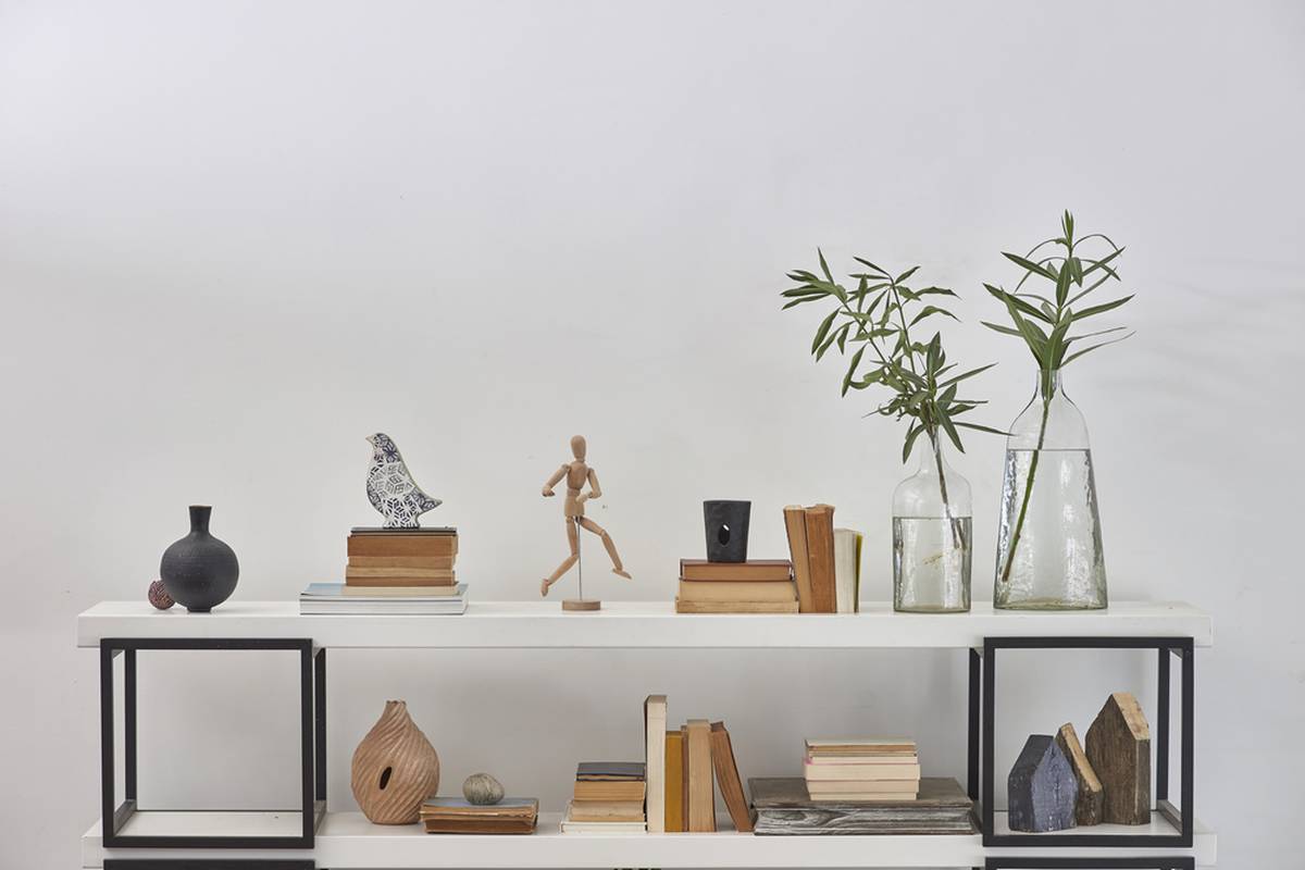 How to Choose the Color of Your Bookcase for Your Living Room? - Kipli