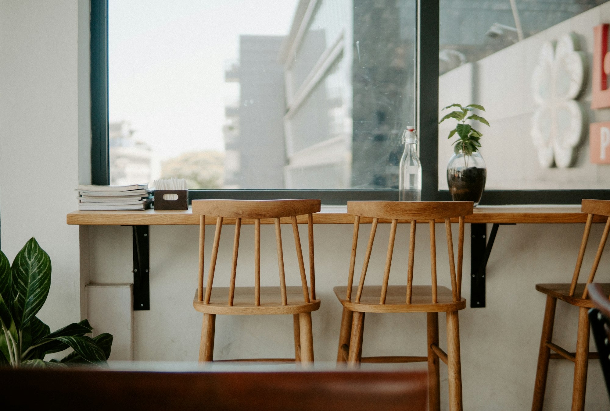 Que material escolher para as cadeiras da sala de jantar? - Kipli