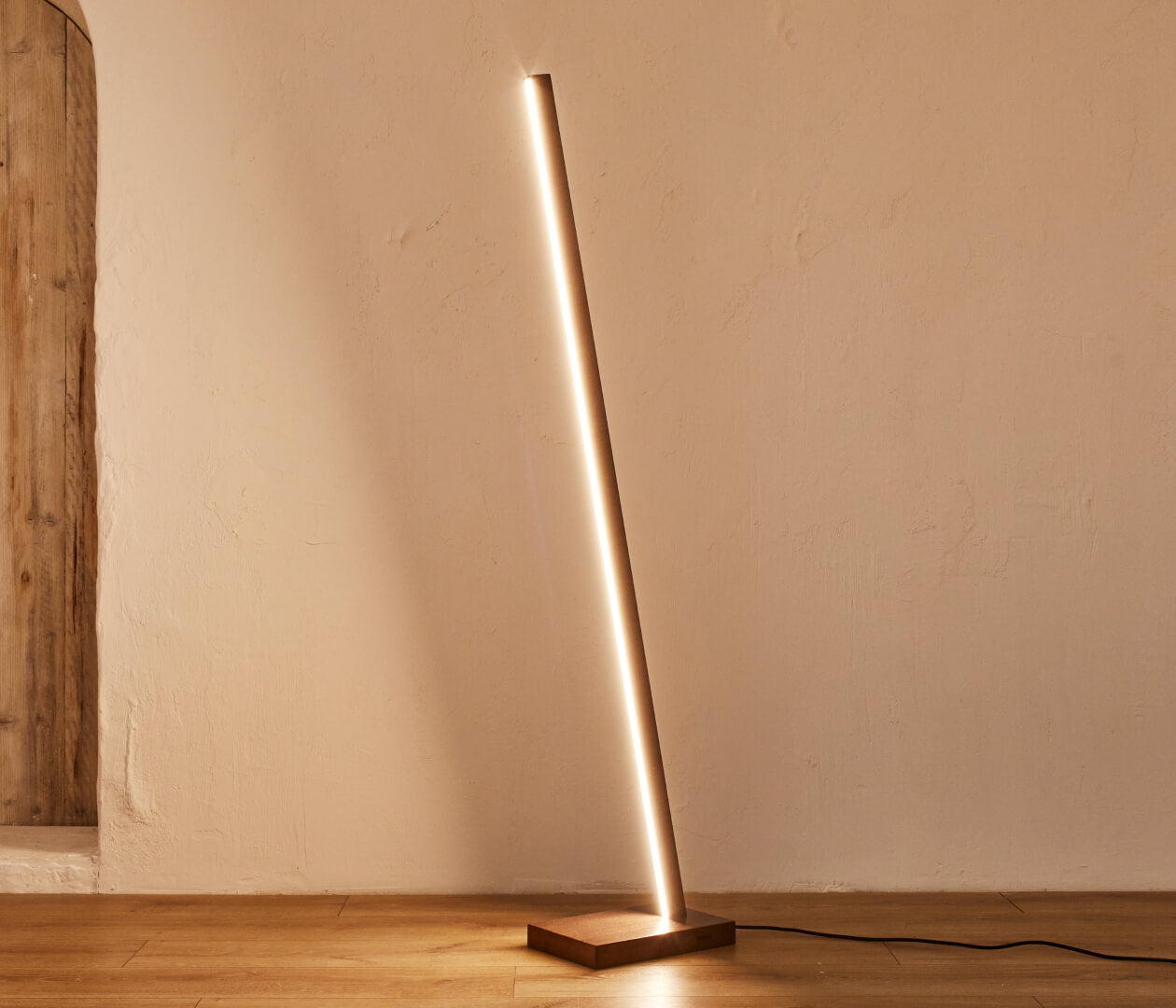 NYNE LED-gadejern i træ - Kipli