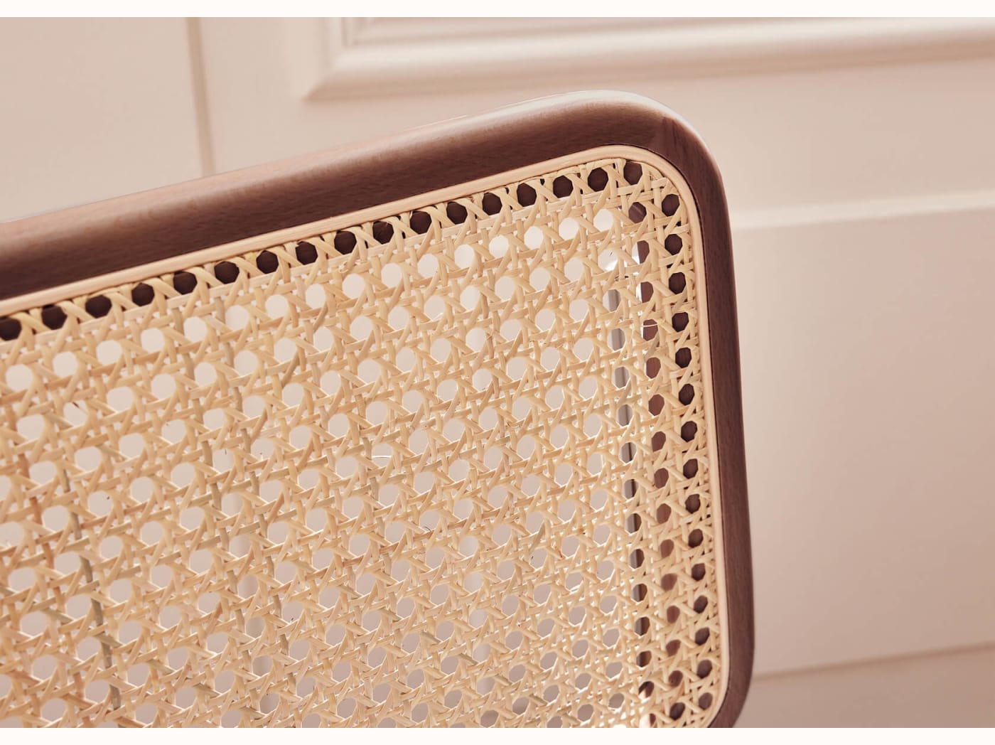 Rattanstuhl mit Metallbeinen „CHAMP DE BLÉ“ – Kipli