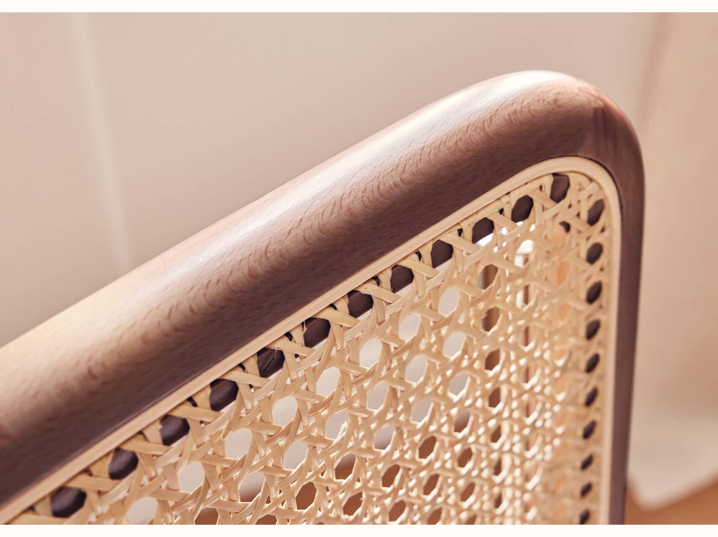 Rattanstuhl mit Metallbeinen „CHAMP DE BLÉ“ – Kipli