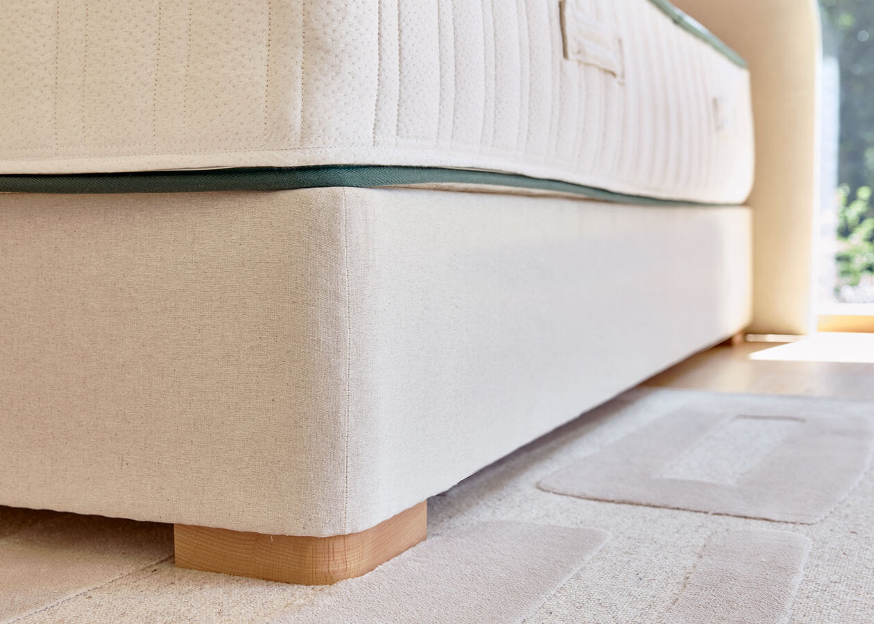 Base de cama estofada com molas premium - LE LAC
